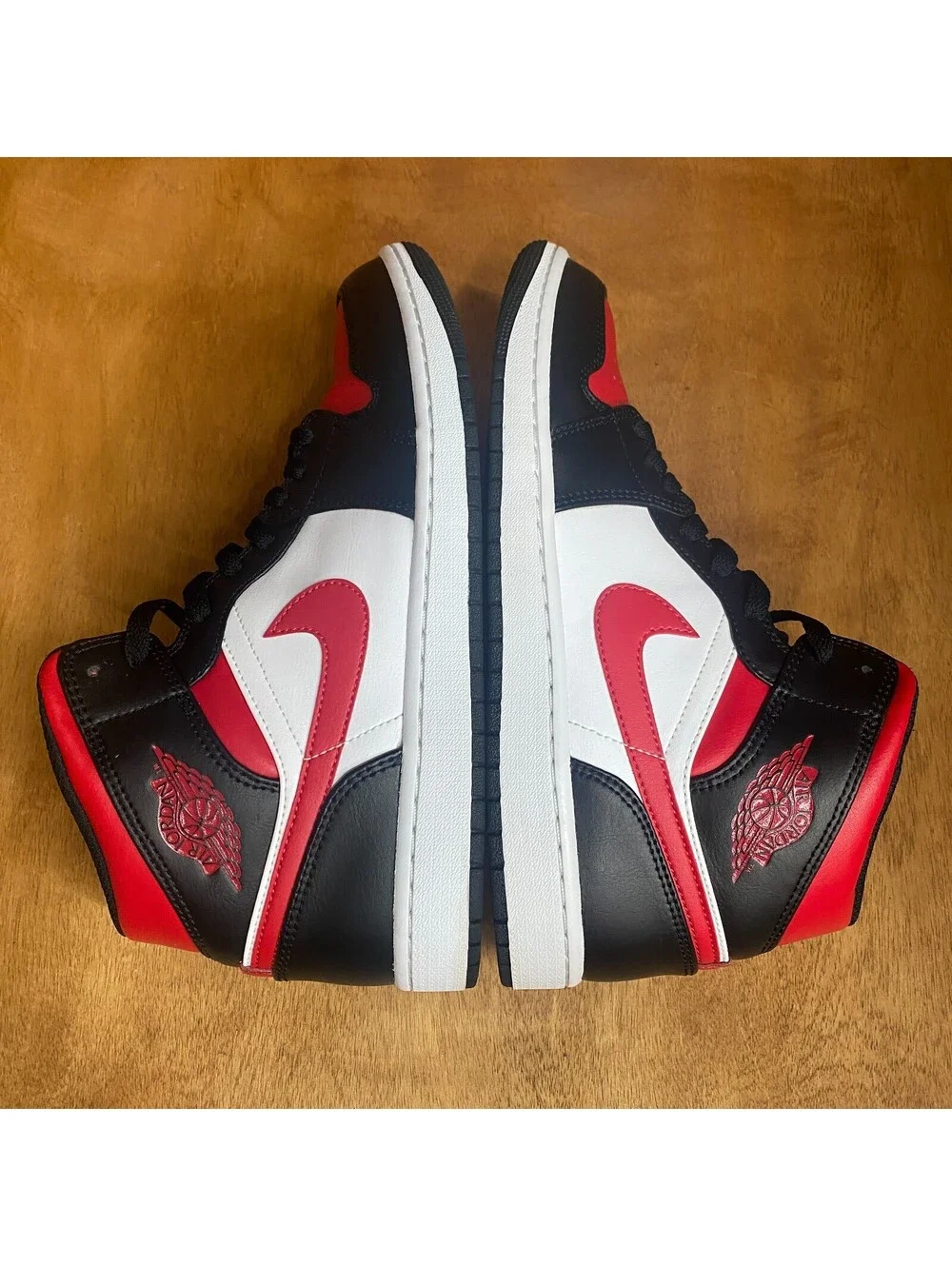 Nike Air Jordan 1 Mid Bred Toe Shoes Mens 10.5 Black Fire Red White 554724-079